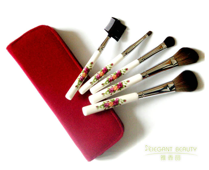 化妝刷套裝的清洗與消毒：保持衛(wèi)生的小妙招