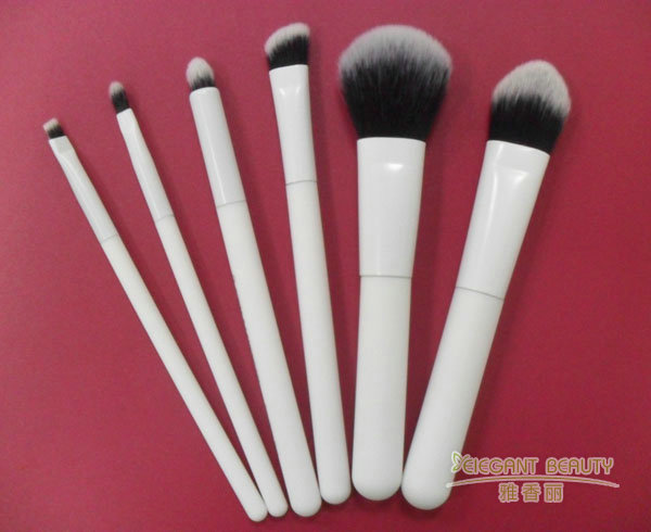 化妝刷定制的刷柄雕刻工藝能否兼容3D立體圖案？