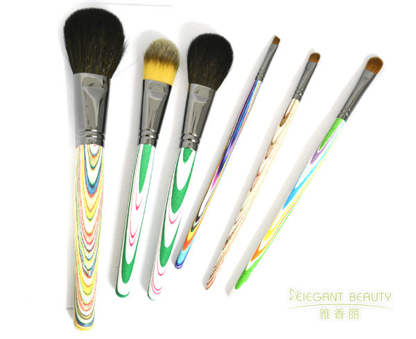 成套化妝刷的選購技巧：如何避免買到“雞肋”刷子